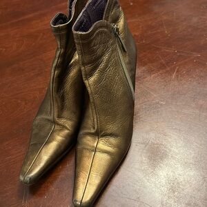 DONALD PLINER BOOTIES SIZE 10